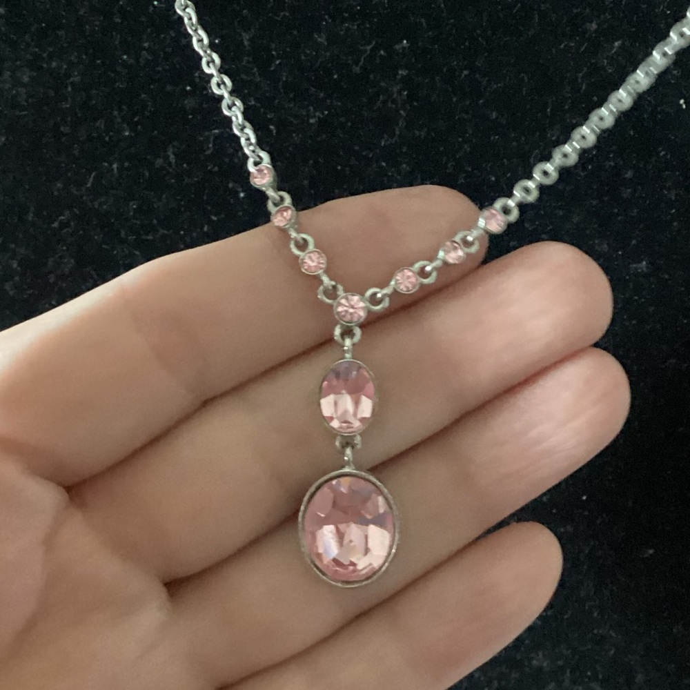 Givenchy necklace - Picture 2 of 7